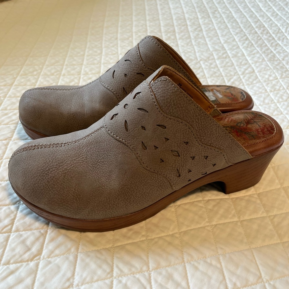 B.O.C. Brown Clogs